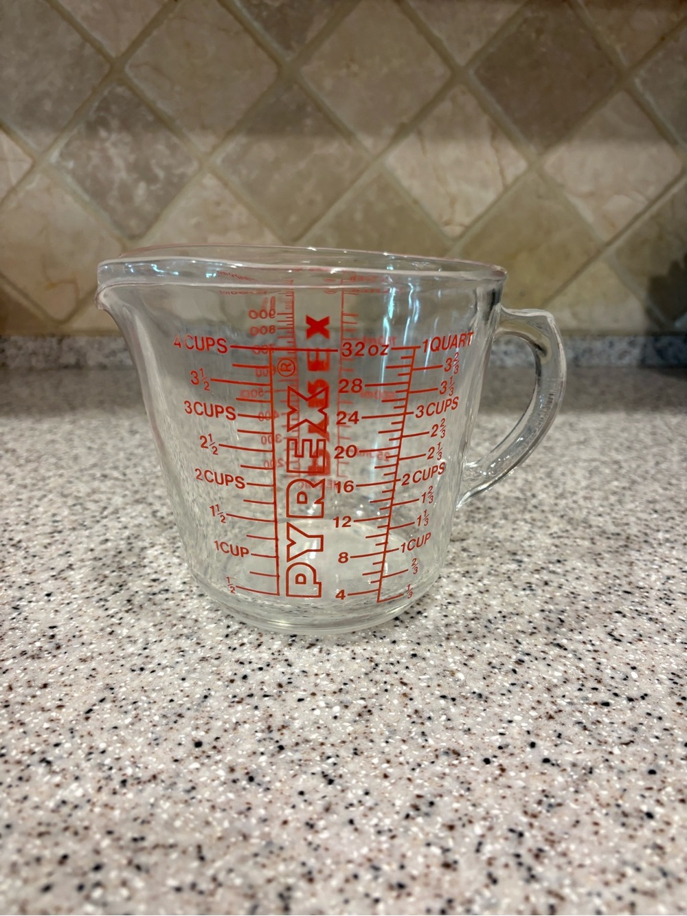 Vintage Pyrex 4-cup (1-quart / 32 oz / 1 liter) clear glass measuring cup
